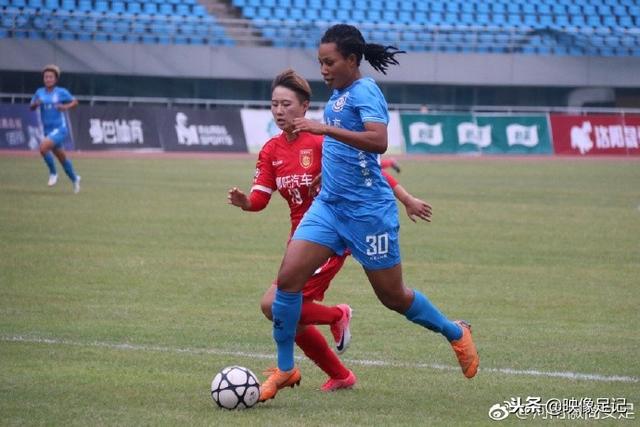 加拉塔萨雷伸出3840万镑求购马丁内利，奥斯梅恩或成转会关键